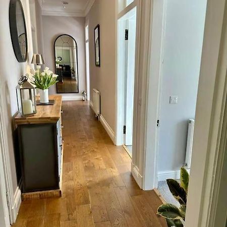 Beautiful Spacious Apartment In Town Centre オーバン エクステリア 写真