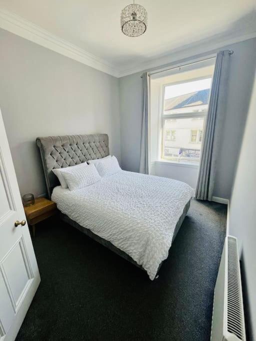 Beautiful Spacious Apartment In Town Centre オーバン エクステリア 写真