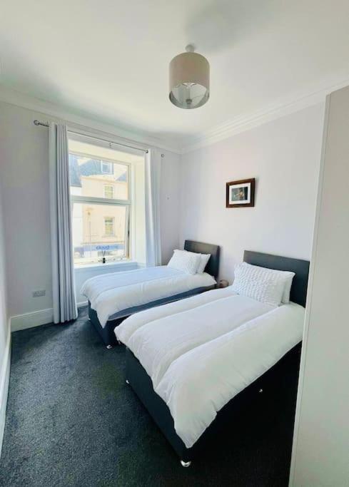 Beautiful Spacious Apartment In Town Centre オーバン エクステリア 写真