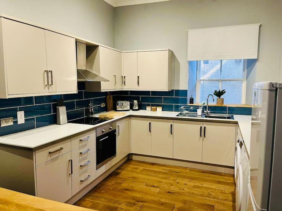 Beautiful Spacious Apartment In Town Centre オーバン エクステリア 写真